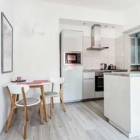 Kincsem Apartament *